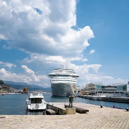Luxury Cruises At 1 Min Wifi - Free Park